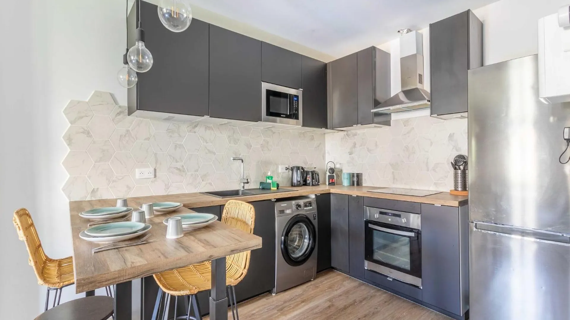 Apartment Charming Renovated Apt-1Br 4P- Notre Dame Du Mont Marseille